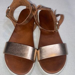 Mia Rose Gold sandals size 7